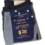 Detalhe da costura e bainha selvedge da Calça Jeans Ukon – DANTE Capelli