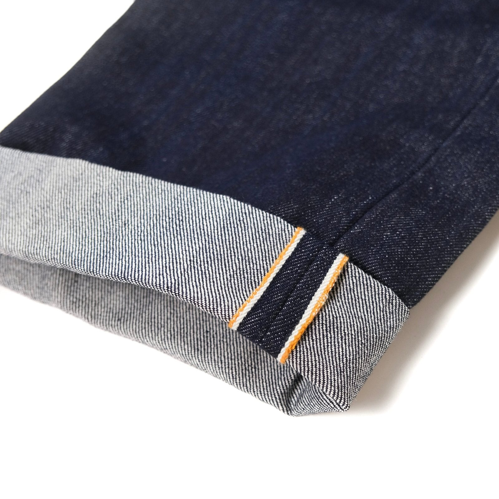 Detalhe do zíper YKK e botões da Calça Jeans Selvedge Ukon – DANTE Capelli