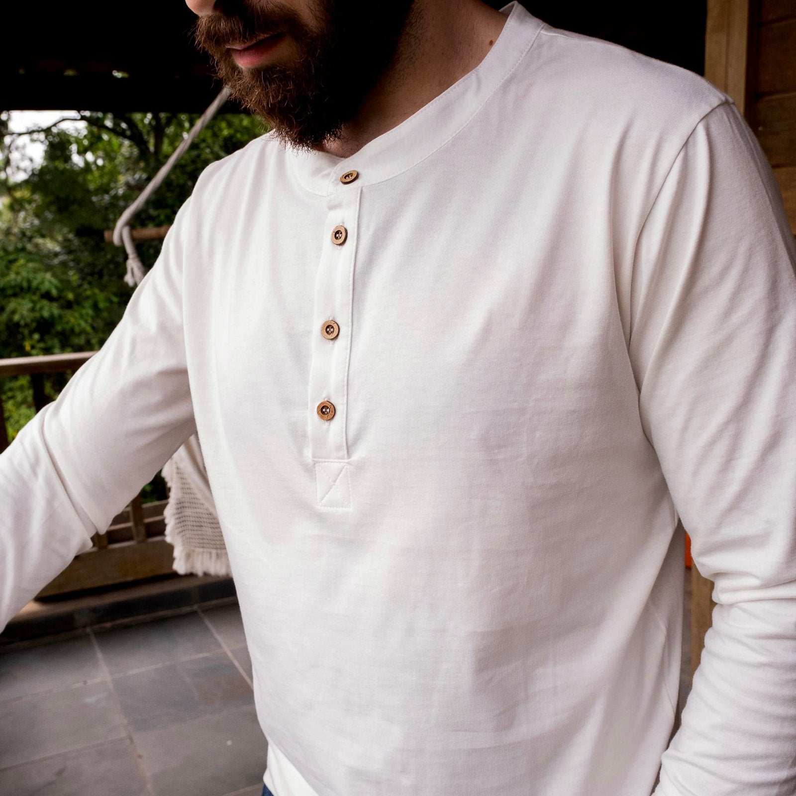 Camisa Colt Henley Manga Longa em algodão premium, outro ângulo – DANTE Capelli