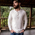 Camisa Colt Henley Manga Longa em algodão premium, em uso – DANTE Capelli