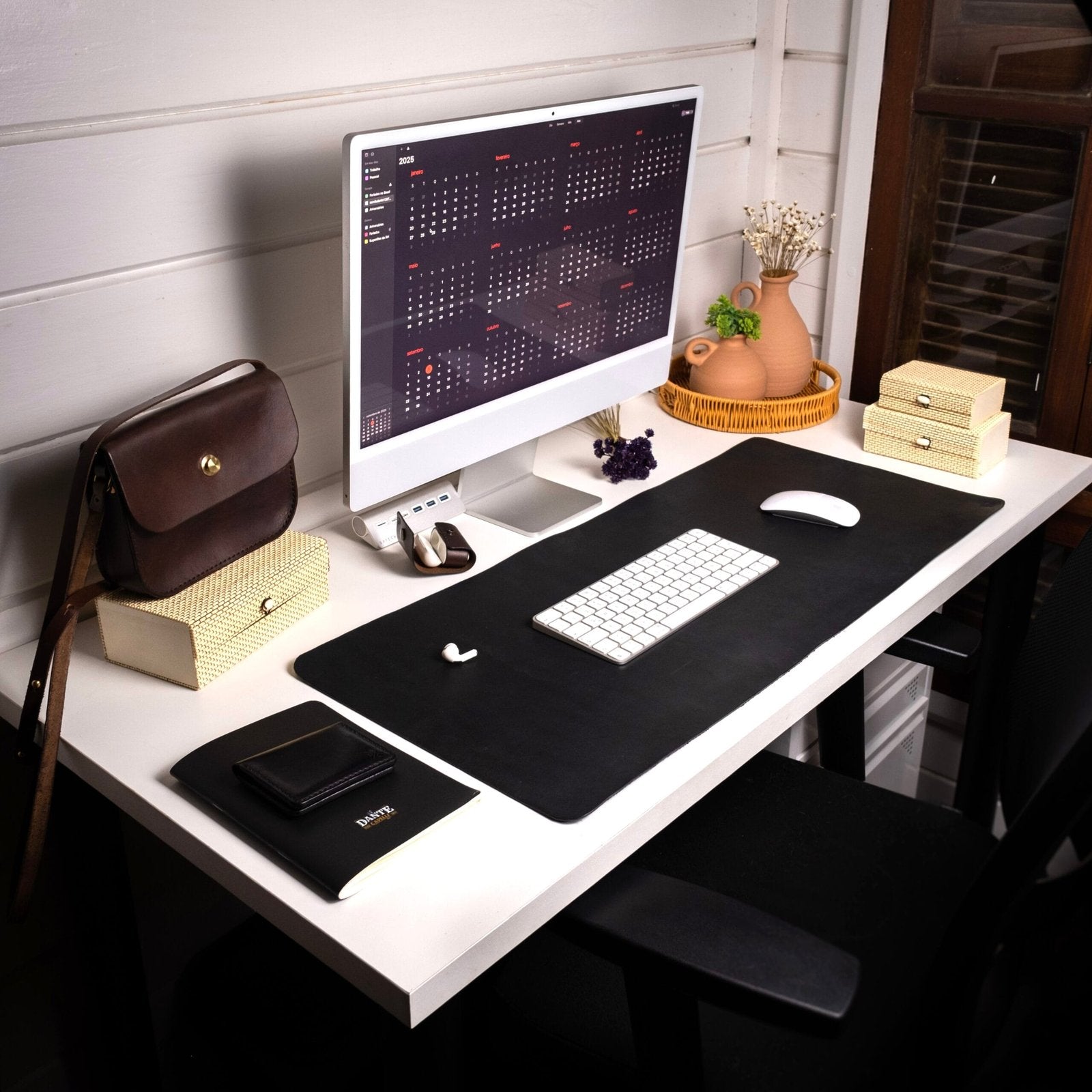 Desk Pad de Couro Preto, segundo still – DANTE Capelli