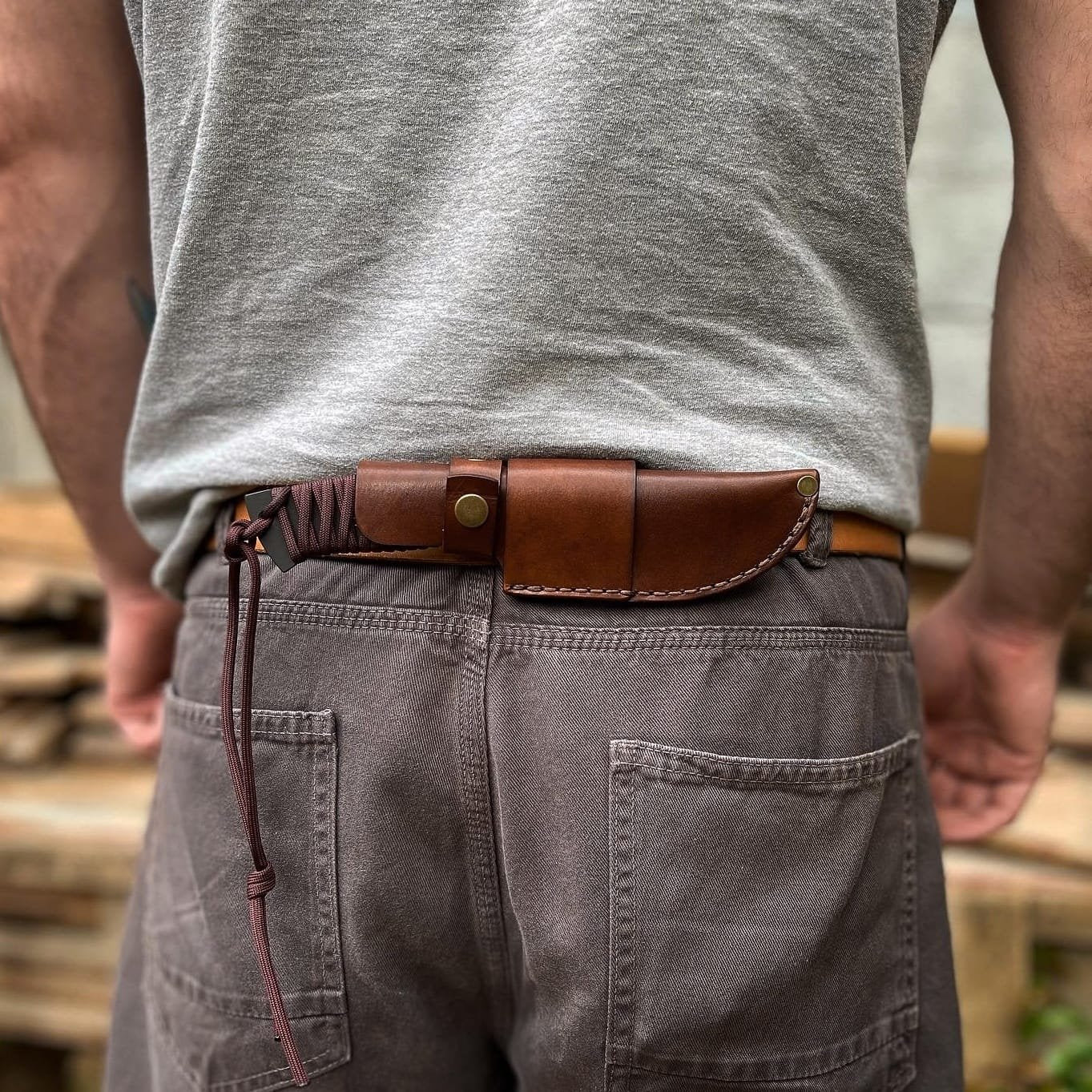 Faca Bushcraft DANTE Capelli, vista lateral da bainha – DANTE Capelli