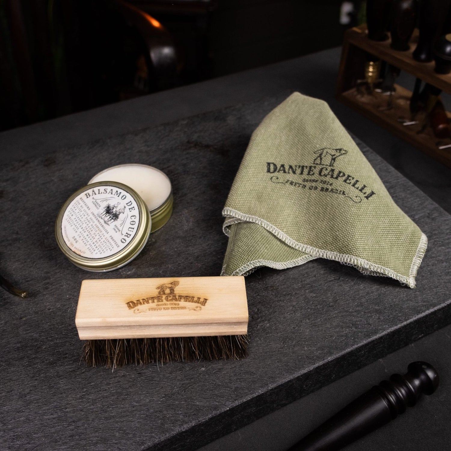 KIT DC Cuidados com Couro, detalhe dos itens – DANTE Capelli