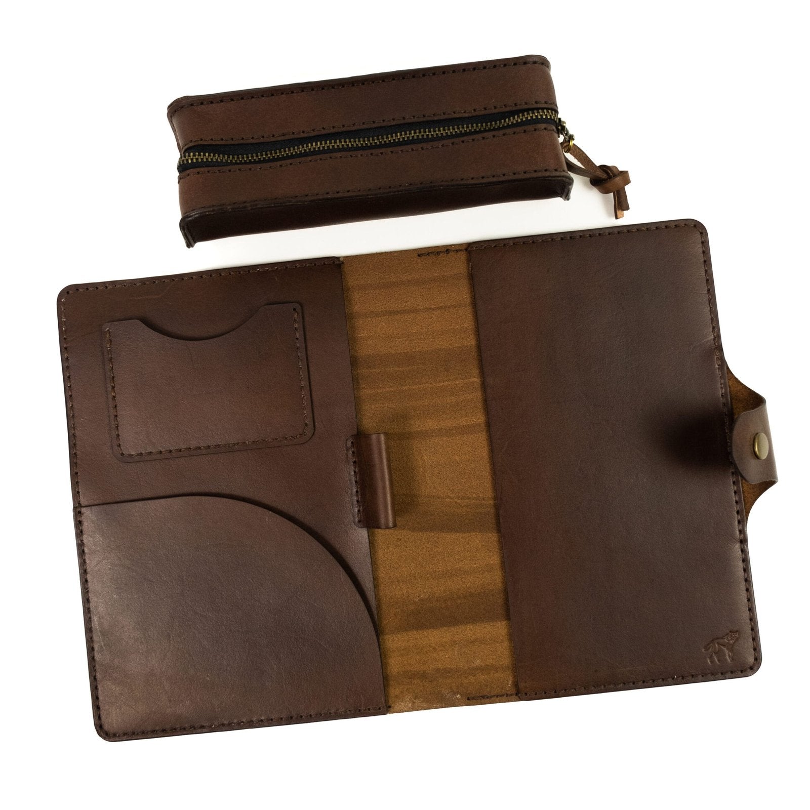 Kit Domus Couro Marrom, detalhe do case A5 – DANTE Capelli