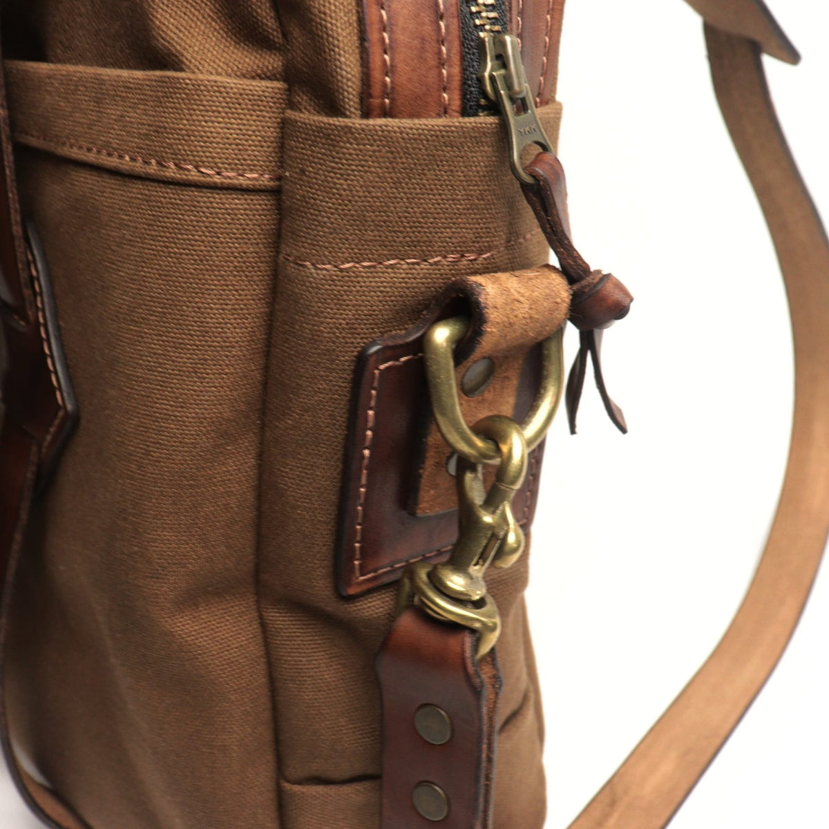 Mala Carteiro NO.16 Marrom, detalhe do bolso para notebook – DANTE Capelli