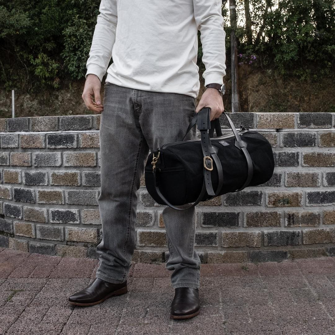 Mala Duffle Bandeirantes Preta, segundo still – DANTE Capelli