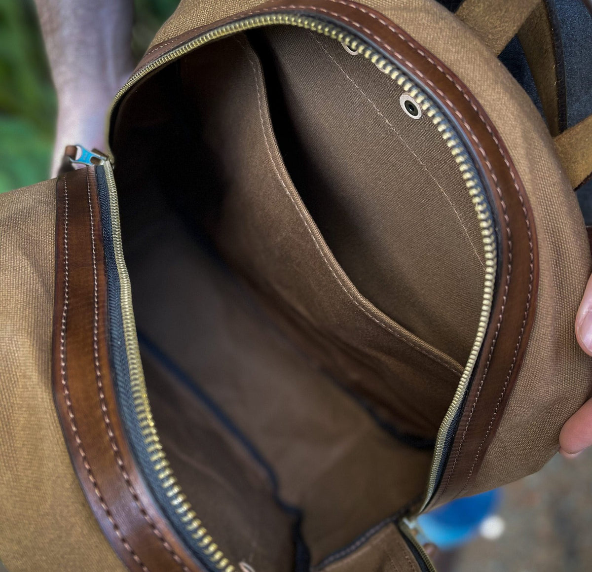 Mochila Lona Encerada e Couro, segundo still – DANTE Capelli