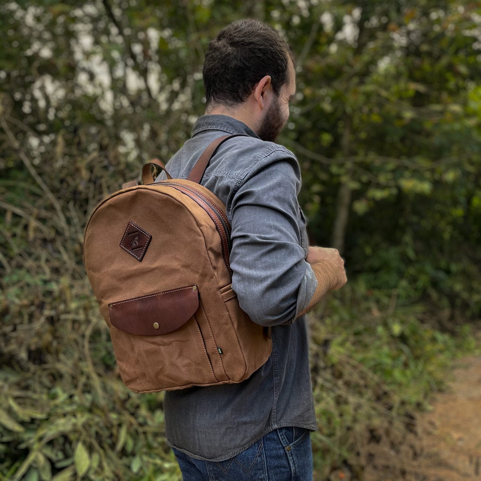 Mochila Lona Encerada e Couro, vista traseira – DANTE Capelli