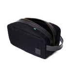 Necessaire Lona Encerada e Couro Preta, terceiro still – DANTE Capelli
