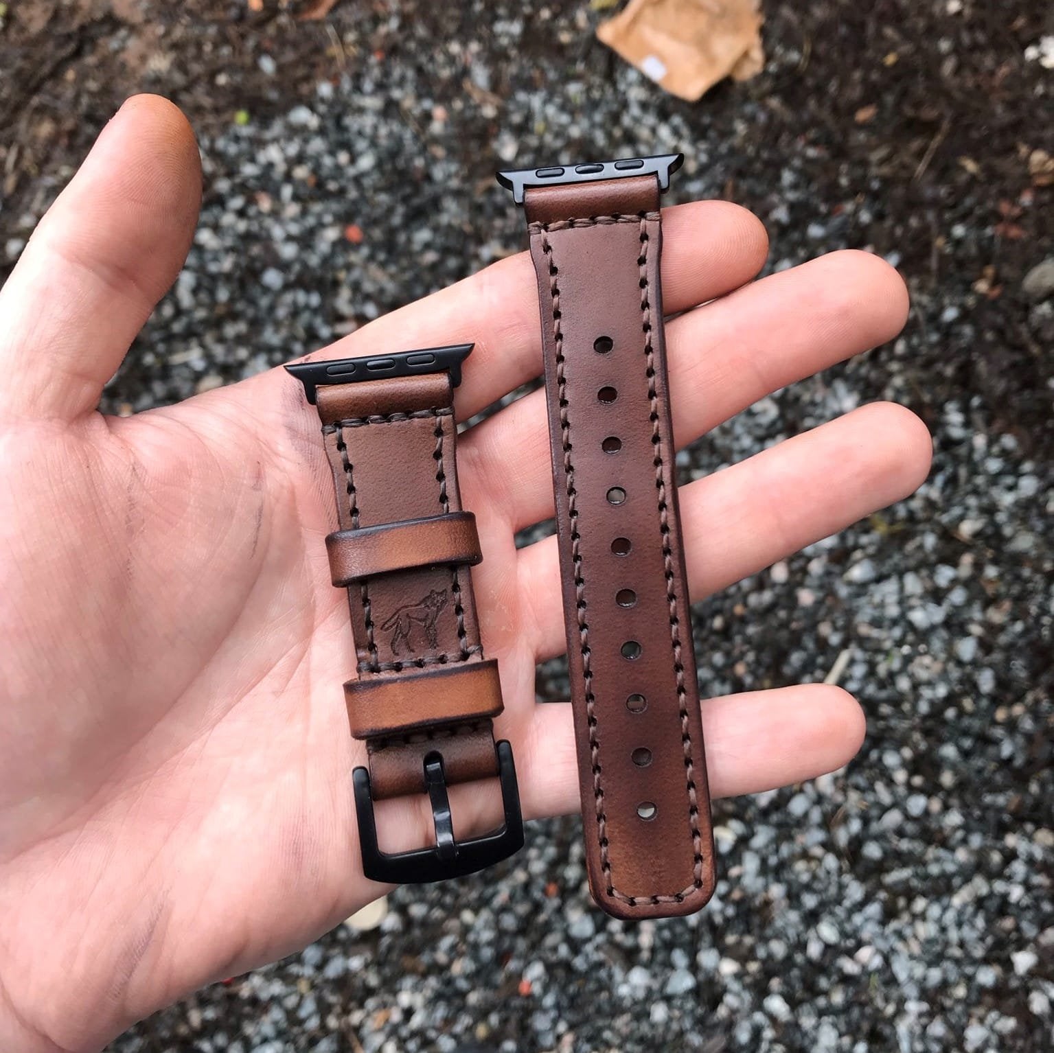 Pulseira de Couro Apple Watch Costurada Marrom, detalhe do fecho – DANTE Capelli
