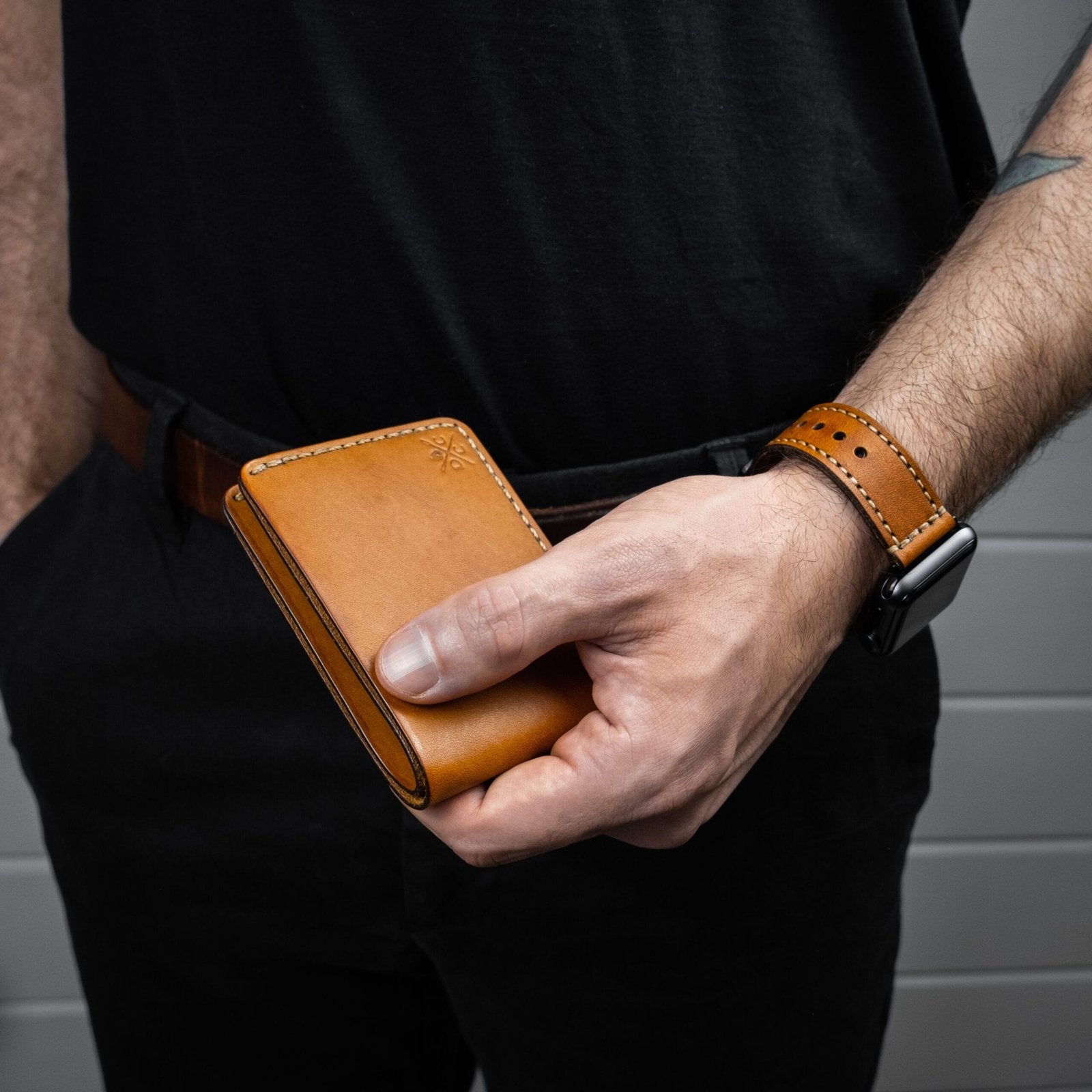 Pulseira de Couro Apple Watch Costurada Savana, detalhe do sistema de engate rápido – DANTE Capelli