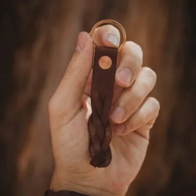 Chaveiro Trançado Marrom