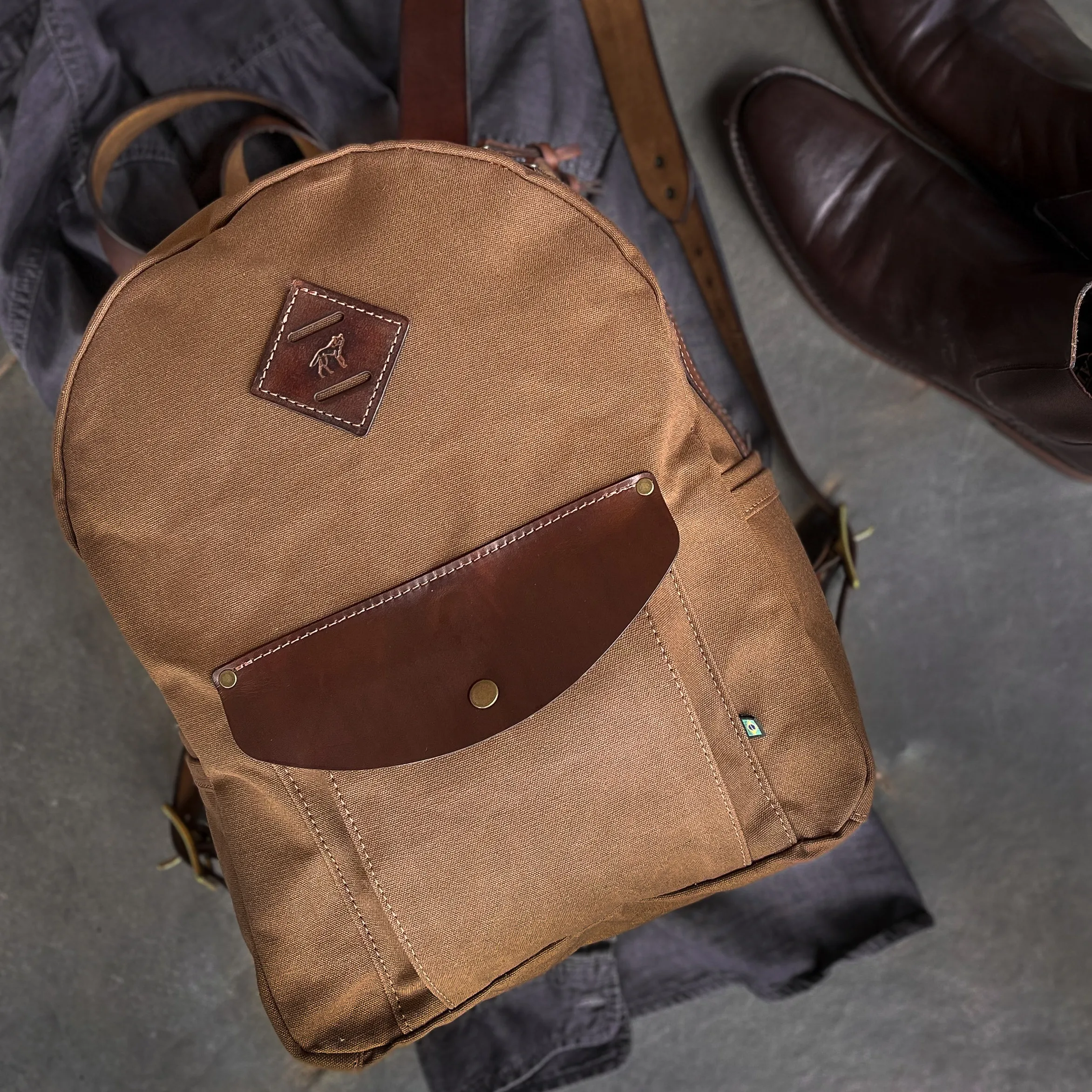 bolsa de couro e lona