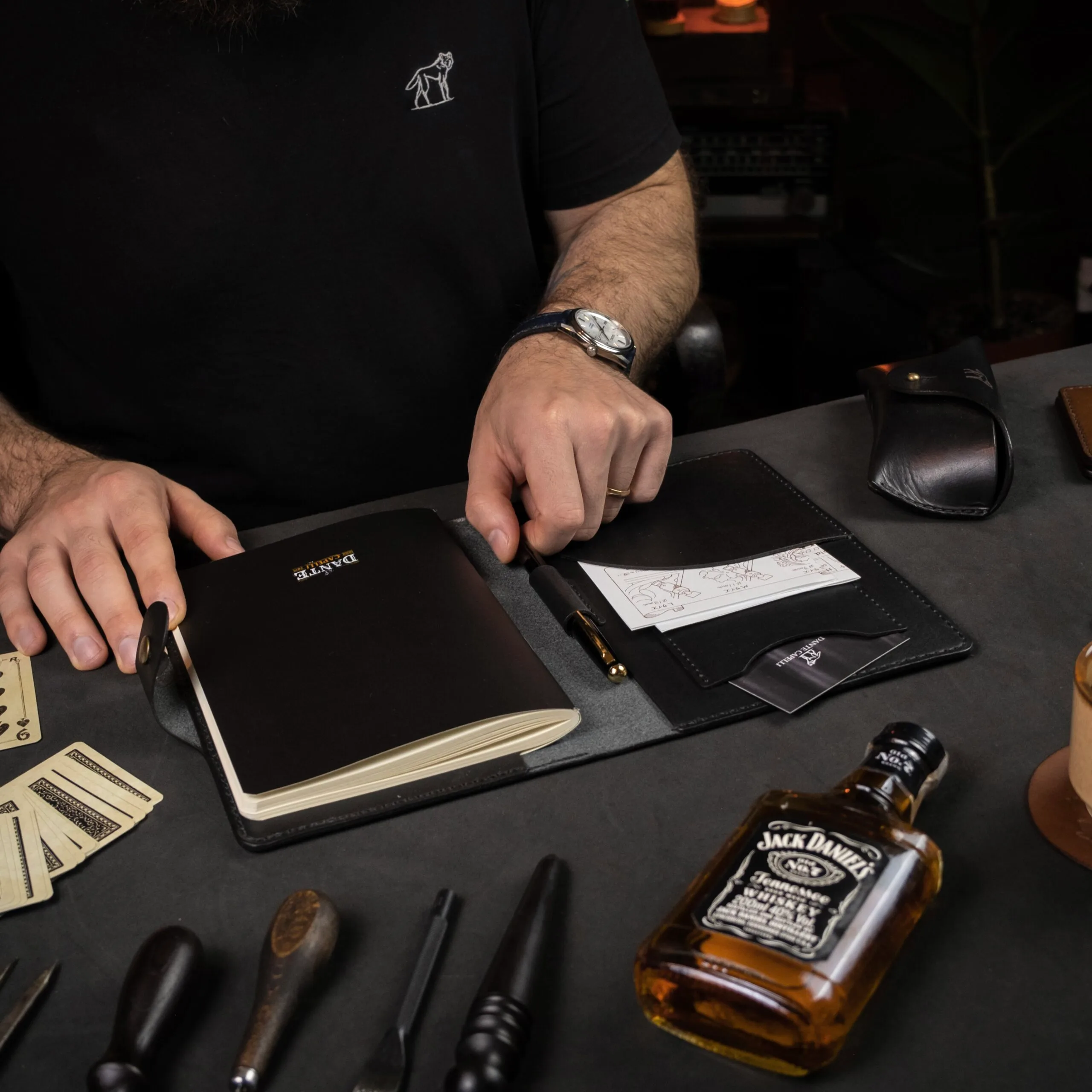 Case A5 Domus Couro Preto - Imagem 6